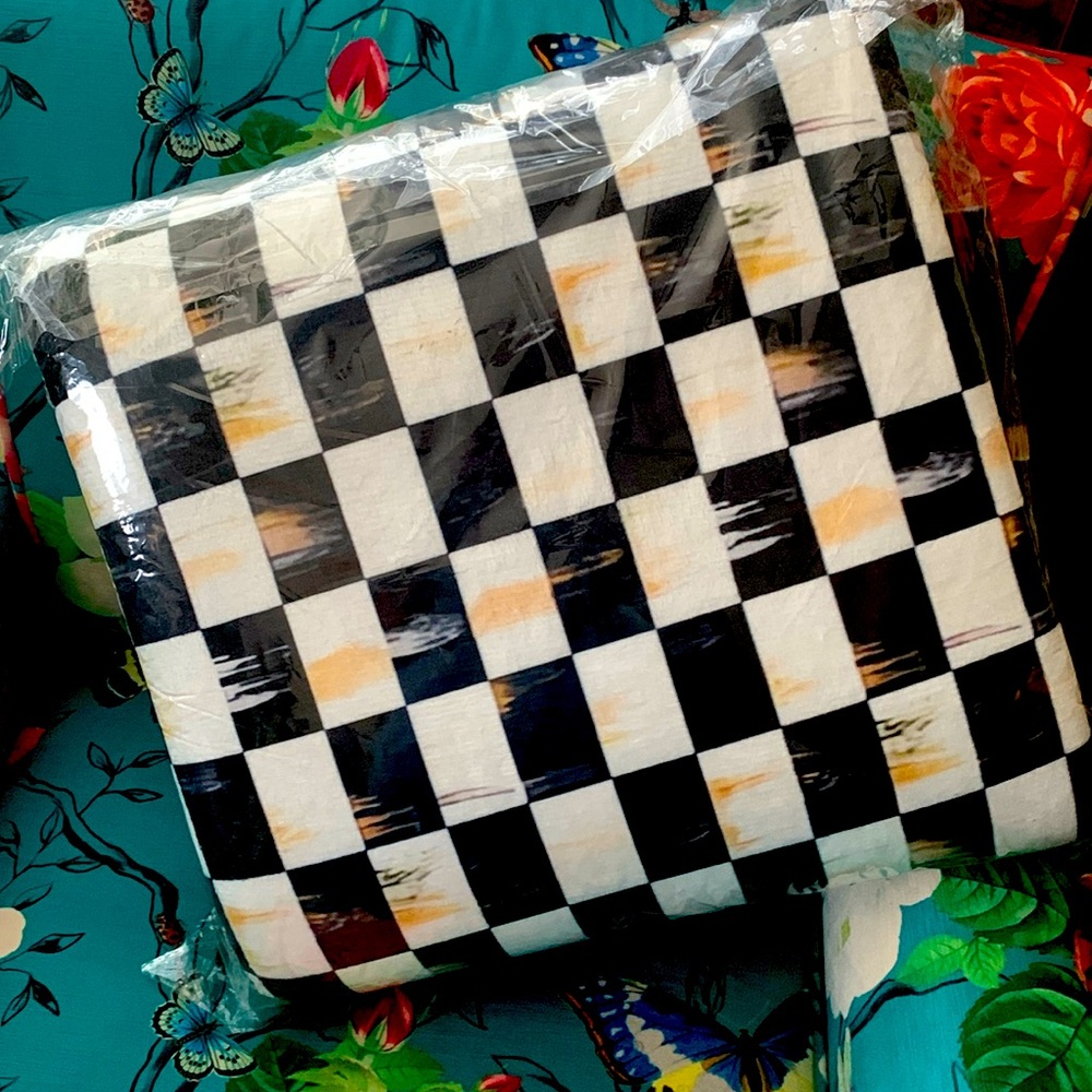 BRAND NEW!! Checkered Throw double side blanket